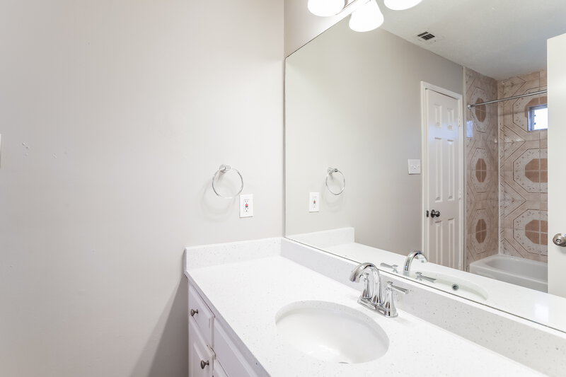 2,825/Mo, 936 Highgate Dr Lewisville, TX 75067 Bathroom View