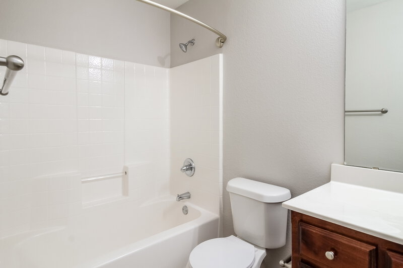 1,860/Mo, 824 San Felipe Trl Haslet, TX 76052 Bathroom View