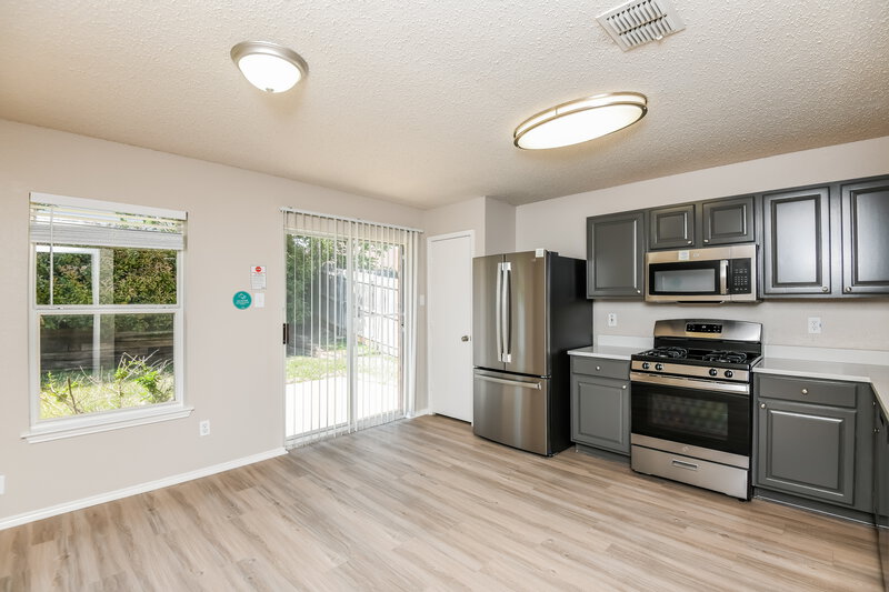 1,940/Mo, 4712 Shell Ridge Dr Fort Worth, TX 76133 Kitchen View