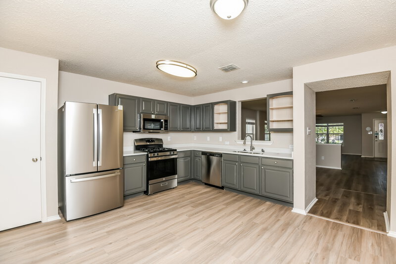 1,940/Mo, 4712 Shell Ridge Dr Fort Worth, TX 76133 Kitchen View 3