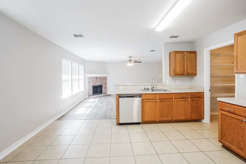 2,075/Mo, 2608 Buckskin Dr McKinney, TX 75071 Kitchen View