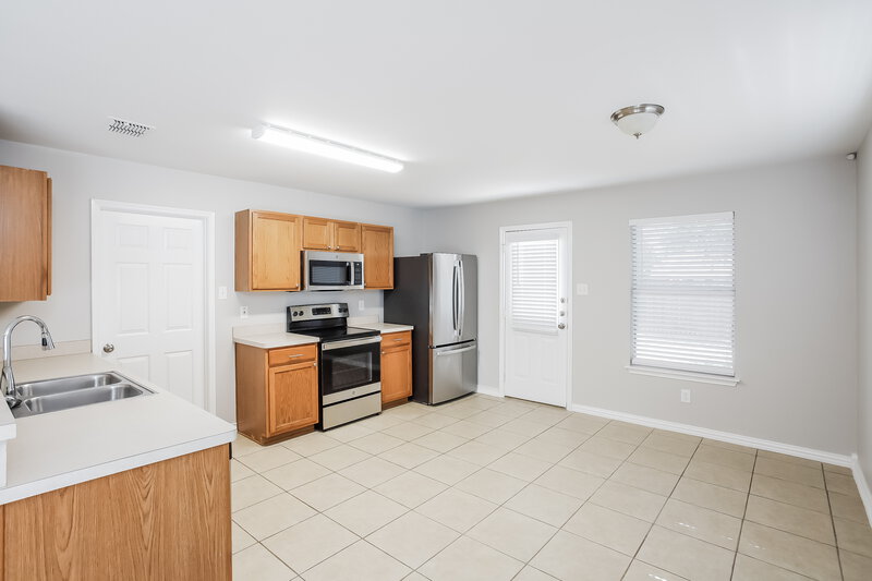 2,075/Mo, 2608 Buckskin Dr McKinney, TX 75071 Kitchen View 2