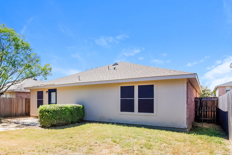 2,075/Mo, 2608 Buckskin Dr McKinney, TX 75071 Rear View 2