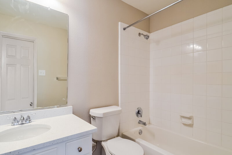 1,975/Mo, 1232 Wenatchee Dr Krum, TX 76249 Bathroom View