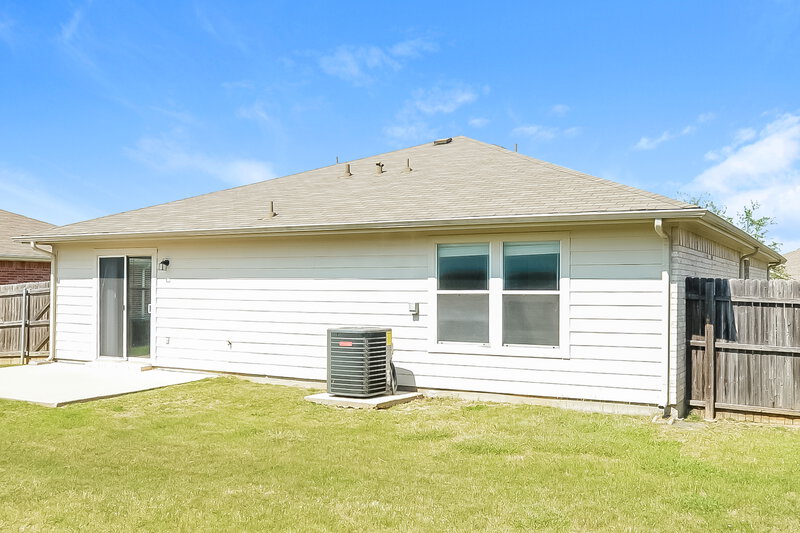 1,975/Mo, 1232 Wenatchee Dr Krum, TX 76249 Rear View 2