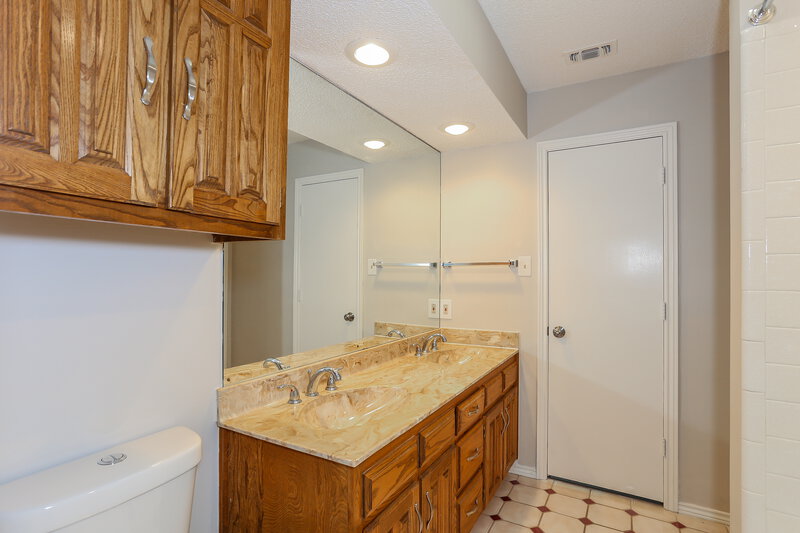 3,150/Mo, 4400 Alameda Ct Arlington, TX 76016 Bathroom View
