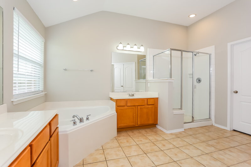 2,280/Mo, 1103 Manassas Dr Forney, TX 75126 Main Bathroom View