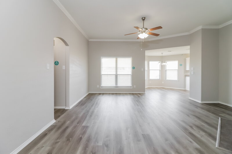 2,270/Mo, 1505 Whispering Oaks Dr Midlothian, TX 76065 Living Room View 2