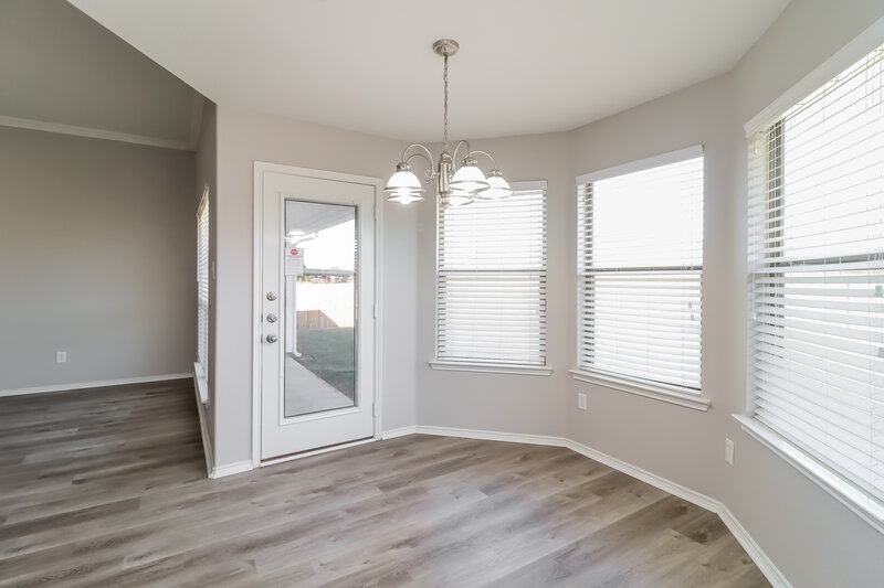 2,270/Mo, 1505 Whispering Oaks Dr Midlothian, TX 76065 Dining Room View 2