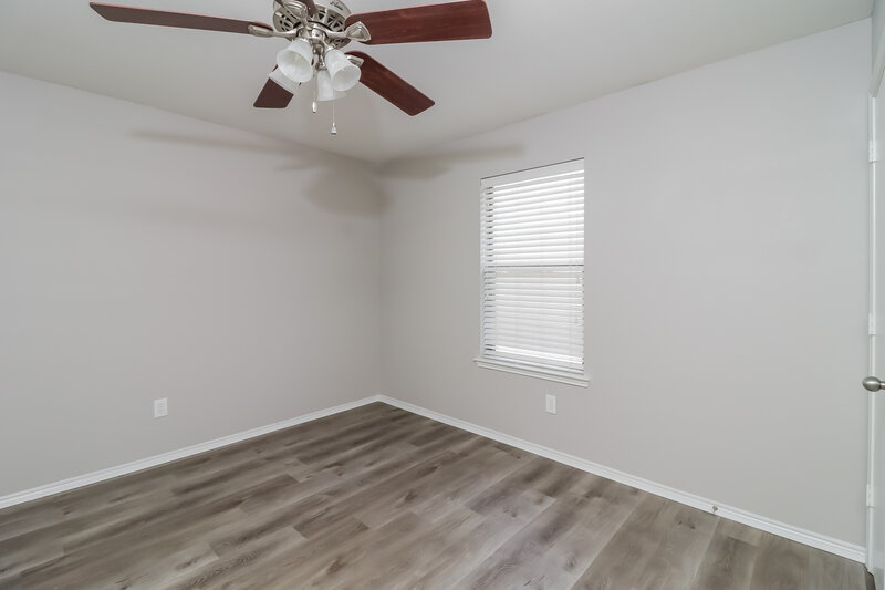 2,270/Mo, 1505 Whispering Oaks Dr Midlothian, TX 76065 Bedroom View 2