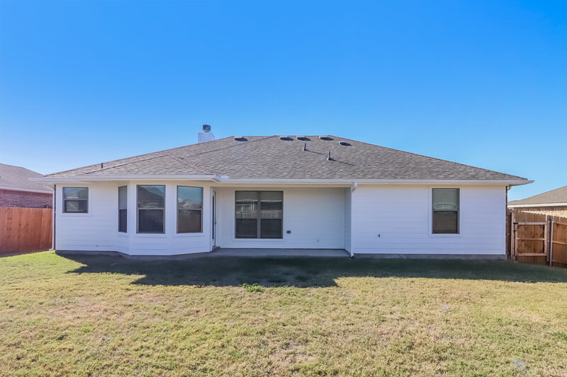 2,270/Mo, 1505 Whispering Oaks Dr Midlothian, TX 76065 Rear View
