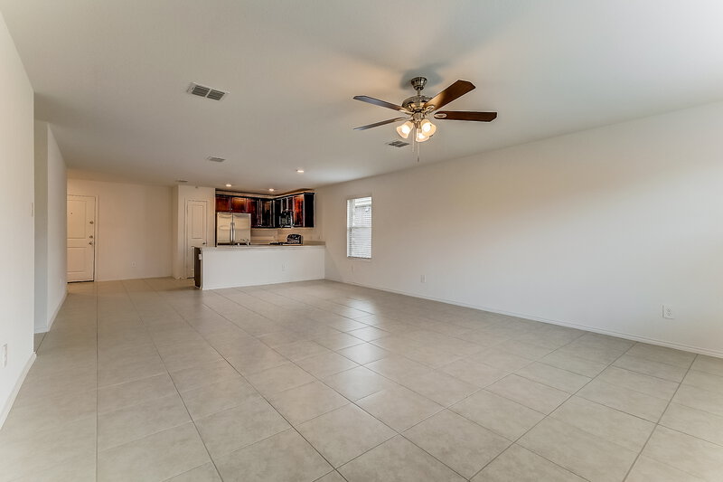 2,215/Mo, 1029 Crestview Dr Hutchins, TX 75141 Living Room View 2