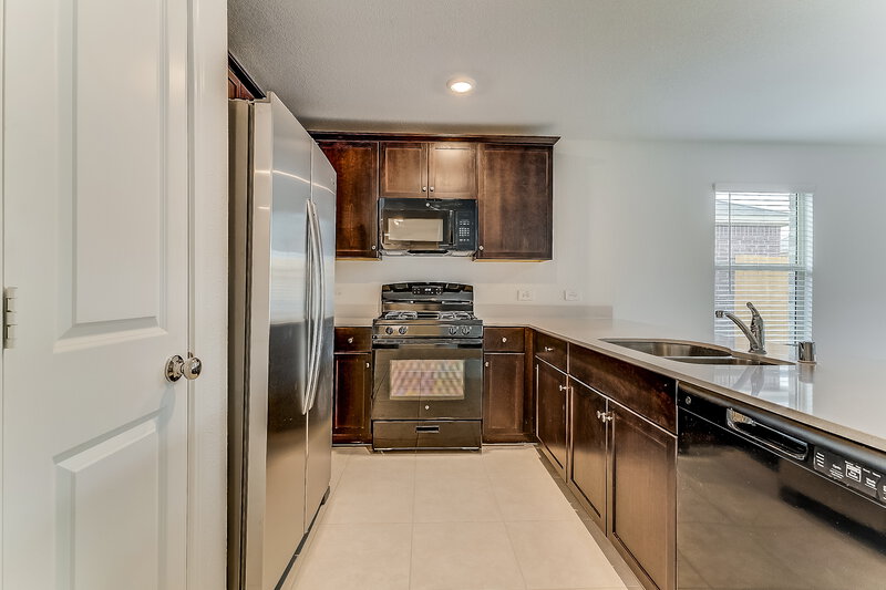 2,215/Mo, 1029 Crestview Dr Hutchins, TX 75141 Kitchen View
