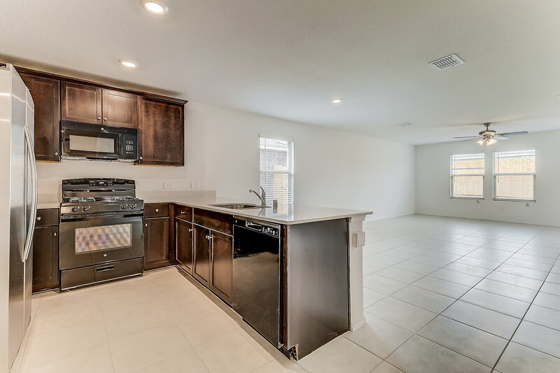2,215/Mo, 1029 Crestview Dr Hutchins, TX 75141 Kitchen View 3