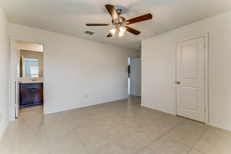 2,215/Mo, 1029 Crestview Dr Hutchins, TX 75141 Main Bedroom View 2