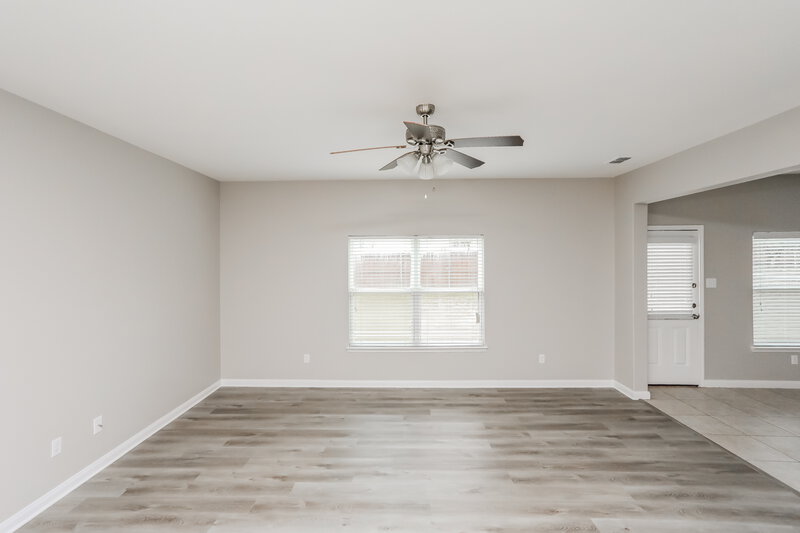 2,325/Mo, 4415 Elderberry St Forney, TX 75126 Living Room View 2