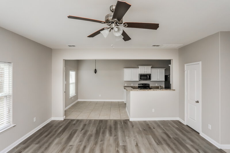2,325/Mo, 4415 Elderberry St Forney, TX 75126 Living Room View 3