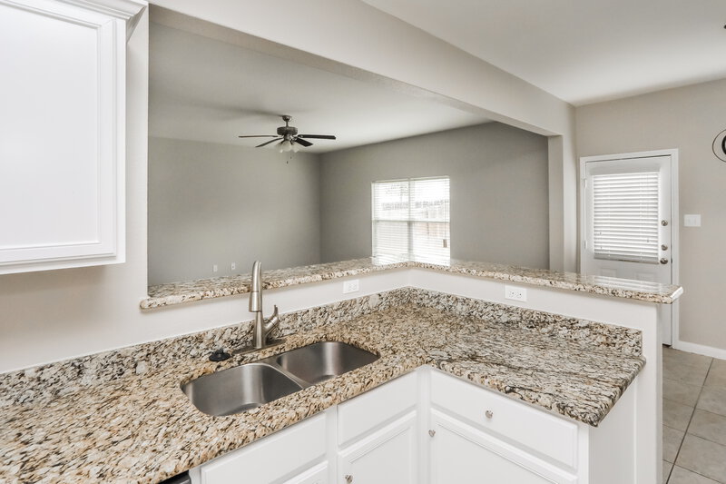 2,325/Mo, 4415 Elderberry St Forney, TX 75126 Kitchen View 2