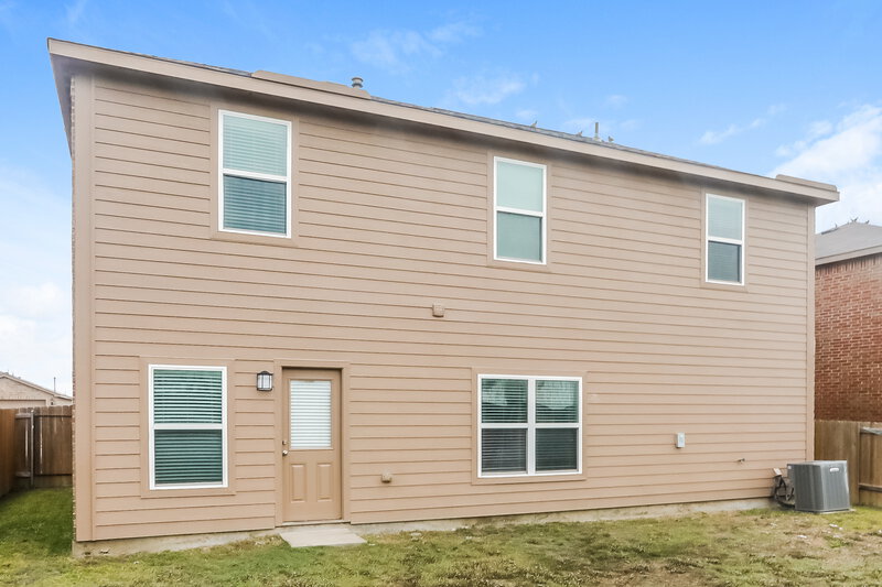 2,325/Mo, 4415 Elderberry St Forney, TX 75126 Rear View