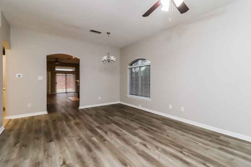 2,220/Mo, 600 Meadowbrook Dr Burleson, TX 76028 Living Room View 2