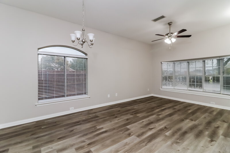 2,220/Mo, 600 Meadowbrook Dr Burleson, TX 76028 Dining Room View