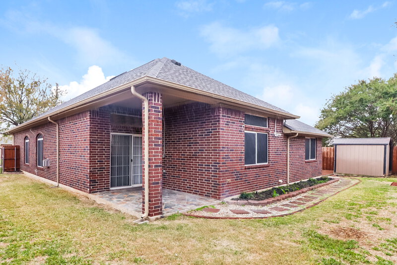 2,220/Mo, 600 Meadowbrook Dr Burleson, TX 76028 Rear View