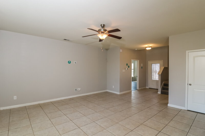 2,545/Mo, 8 Heron Dr Sanger, TX 76266 Living Room View 2