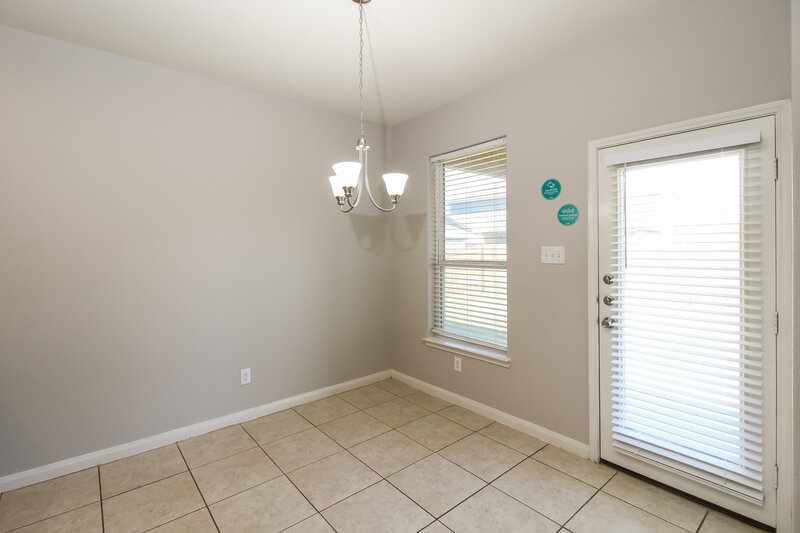 2,545/Mo, 8 Heron Dr Sanger, TX 76266 Dining Room View