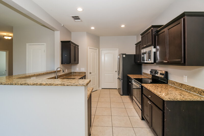 2,545/Mo, 8 Heron Dr Sanger, TX 76266 Kitchen View
