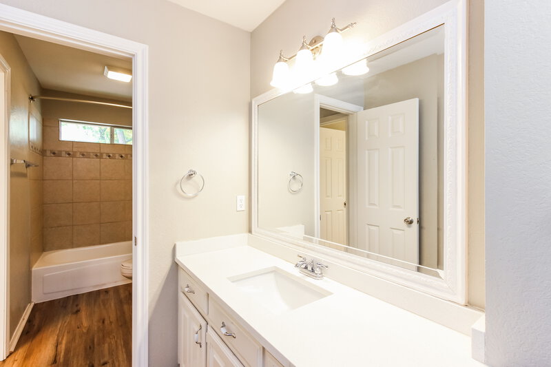4,960/Mo, 1804 Sandalwood Ln Grapevine, TX 76051 Bathroom View 2