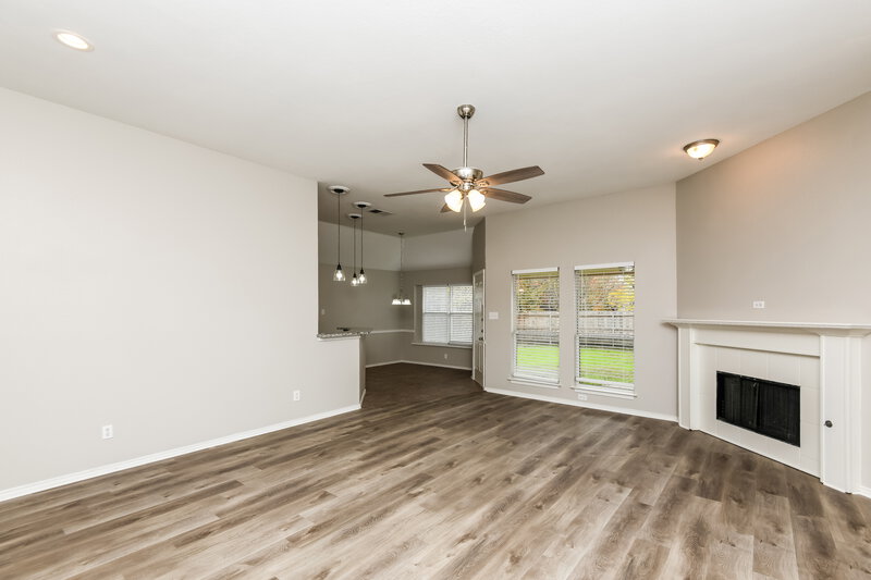 1,925/Mo, 108 Chevy Chase Ln Waxahachie, TX 75165 Living Room View 2