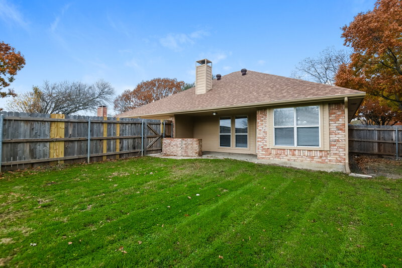 1,925/Mo, 108 Chevy Chase Ln Waxahachie, TX 75165 Rear View