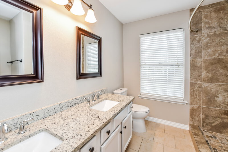 3,265/Mo, 4313 Bradford Dr Grapevine, TX 76051 Bathroom View