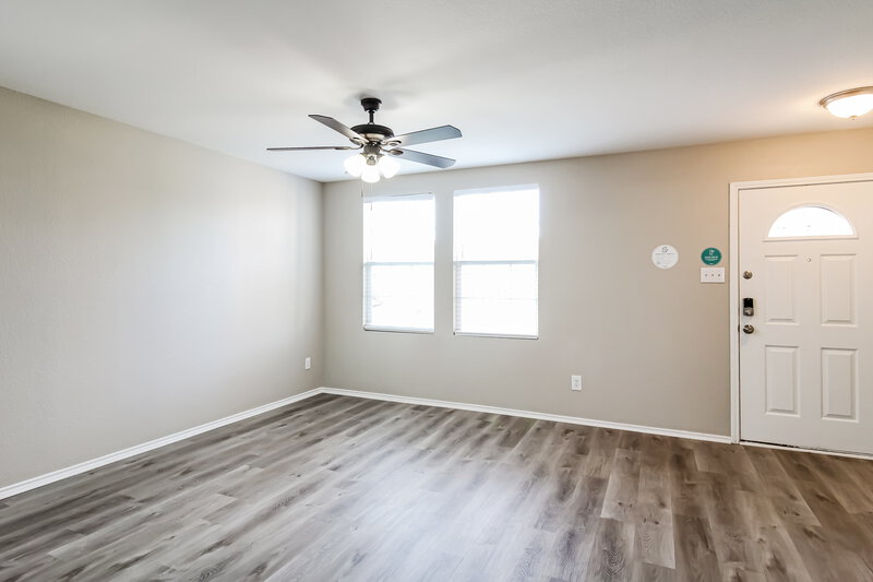 2,625/Mo, 1724 Diamond Lake Trl Justin, TX 76247 Living Room View