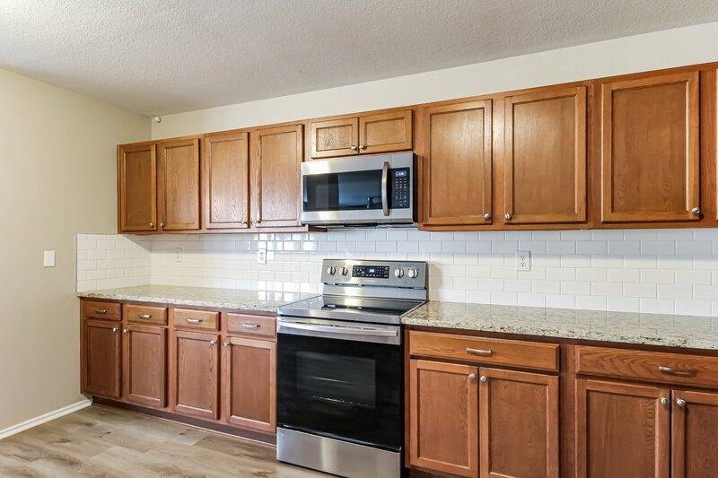2,625/Mo, 1724 Diamond Lake Trl Justin, TX 76247 Kitchen View