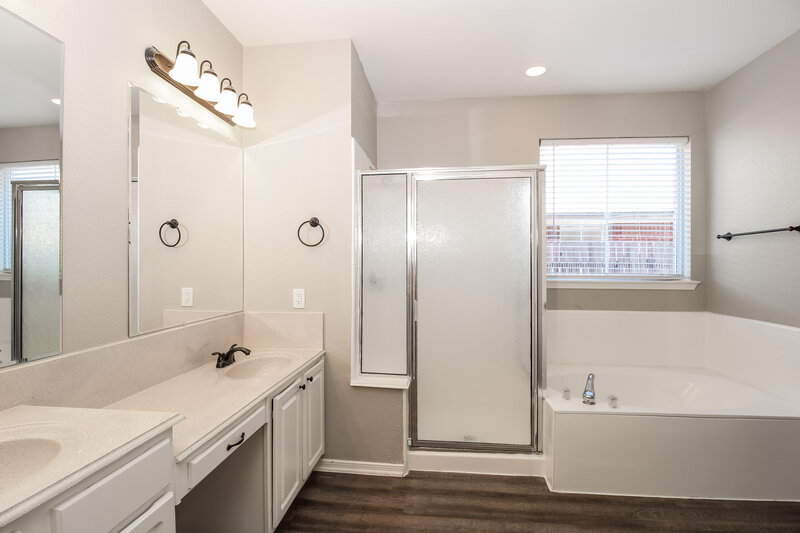3,040/Mo, 1483 Applewood Dr Keller, TX 76248 Main Bathroom View