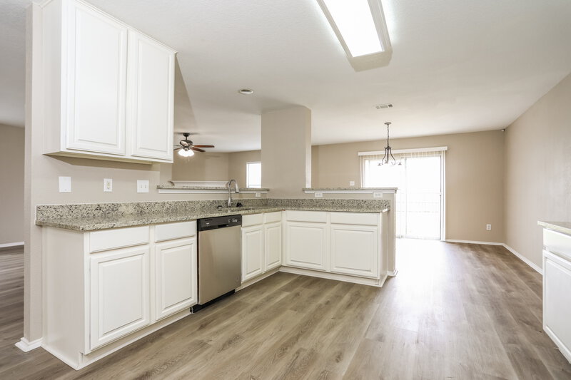 2,580/Mo, 1909 Wickham Dr Burleson, TX 76028 Kitchen View