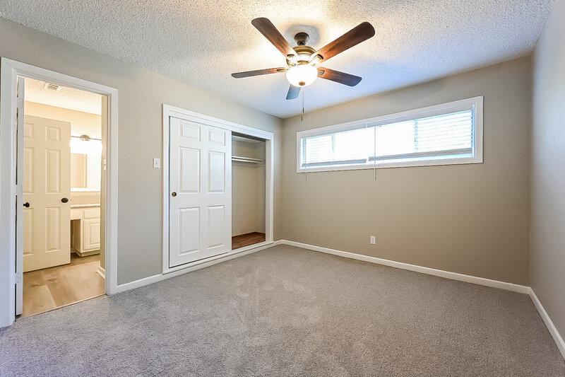 2,395/Mo, 110 Mill Creek Dr Arlington, TX 76010 Main Bedroom View