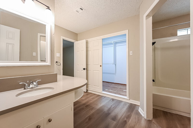 2,395/Mo, 110 Mill Creek Dr Arlington, TX 76010 Bathroom View 2