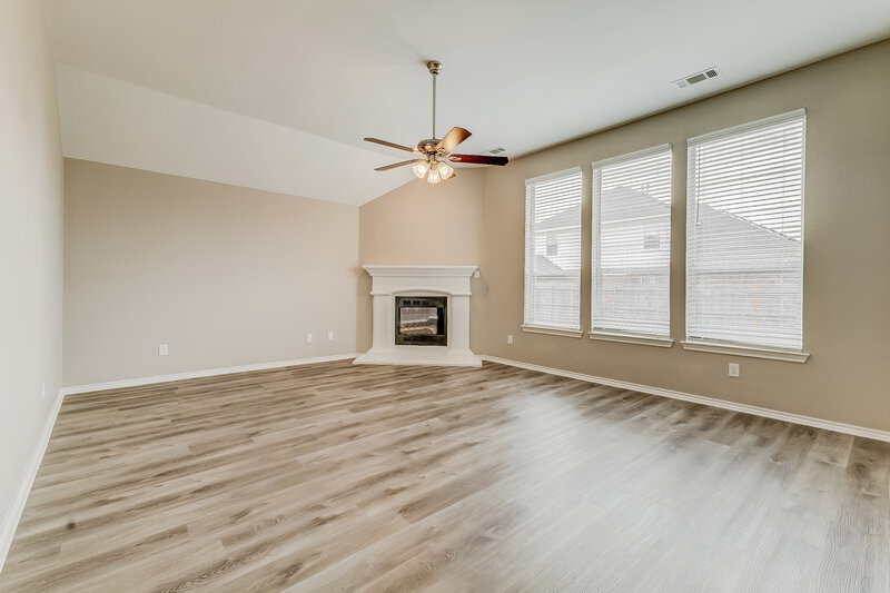 3,025/Mo, 1110 Eastbrook Dr Glenn Heights, TX 75154 Living Room View