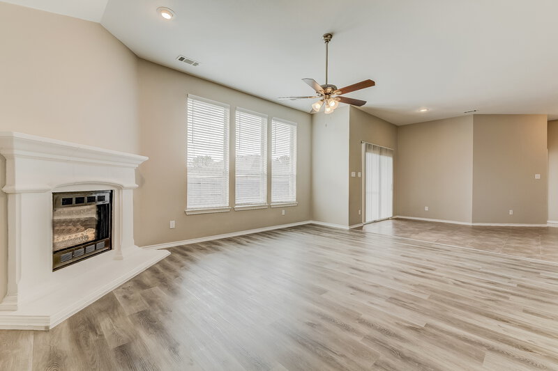 3,025/Mo, 1110 Eastbrook Dr Glenn Heights, TX 75154 Living Room View 2
