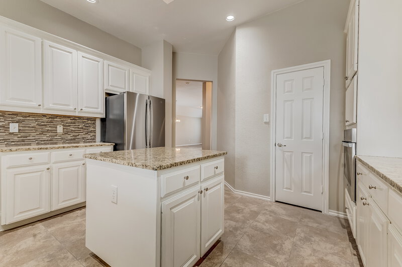 3,025/Mo, 1110 Eastbrook Dr Glenn Heights, TX 75154 Kitchen View 2