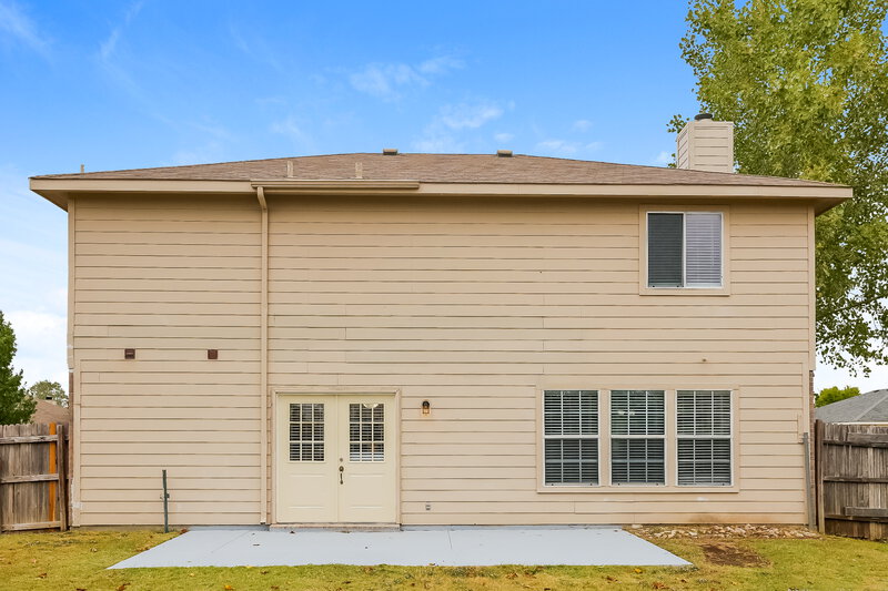 2,345/Mo, 1410 Wenatchee Dr Krum, TX 76249 Rear View