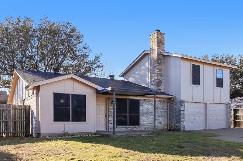 2,350/Mo, 2804 Clearmeadow St Bedford, TX 76021 Rear View 2