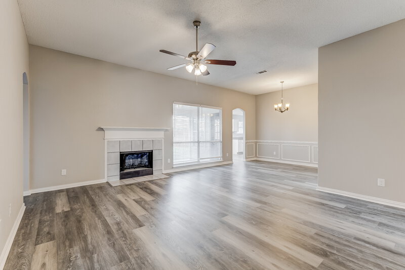 2,405/Mo, 1838 Lost Crossing Trl Arlington, TX 76002 Living Room View