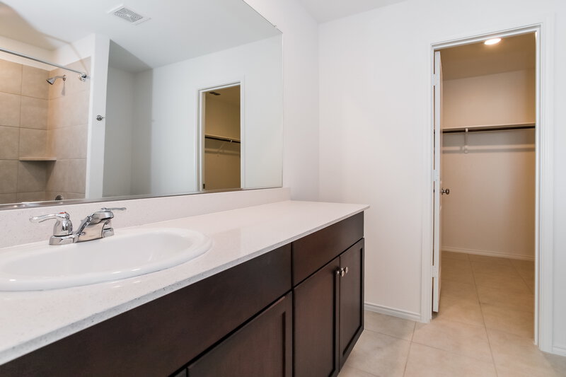 2,305/Mo, 341 Ranchito Pass Haslet, TX 76052 Main Bathroom View
