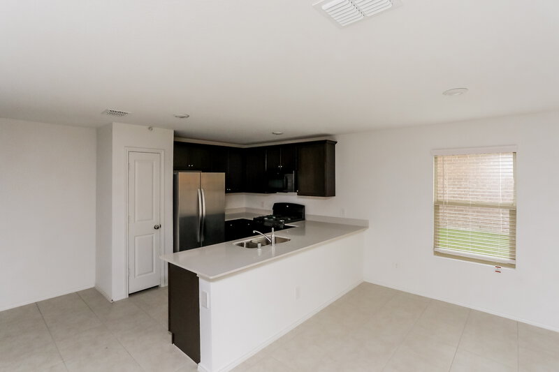 2,200/Mo, 1017 Crestview Dr Hutchins, TX 75141 Kitchen View