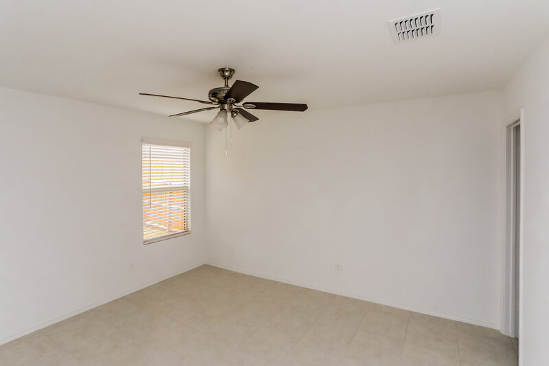 2,200/Mo, 1017 Crestview Dr Hutchins, TX 75141 Main Bedroom View