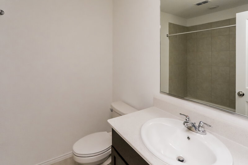 2,200/Mo, 1017 Crestview Dr Hutchins, TX 75141 Bathroom View