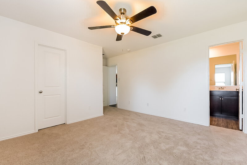 1,990/Mo, 1040 Crestview Dr Hutchins, TX 75141 Main Bedroom View 2